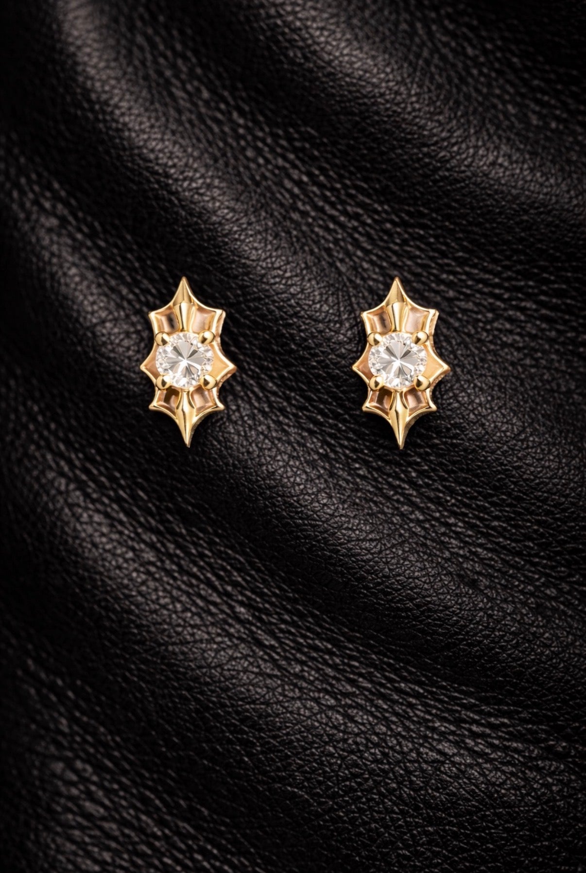 SPIKE - Stud Yellow gold