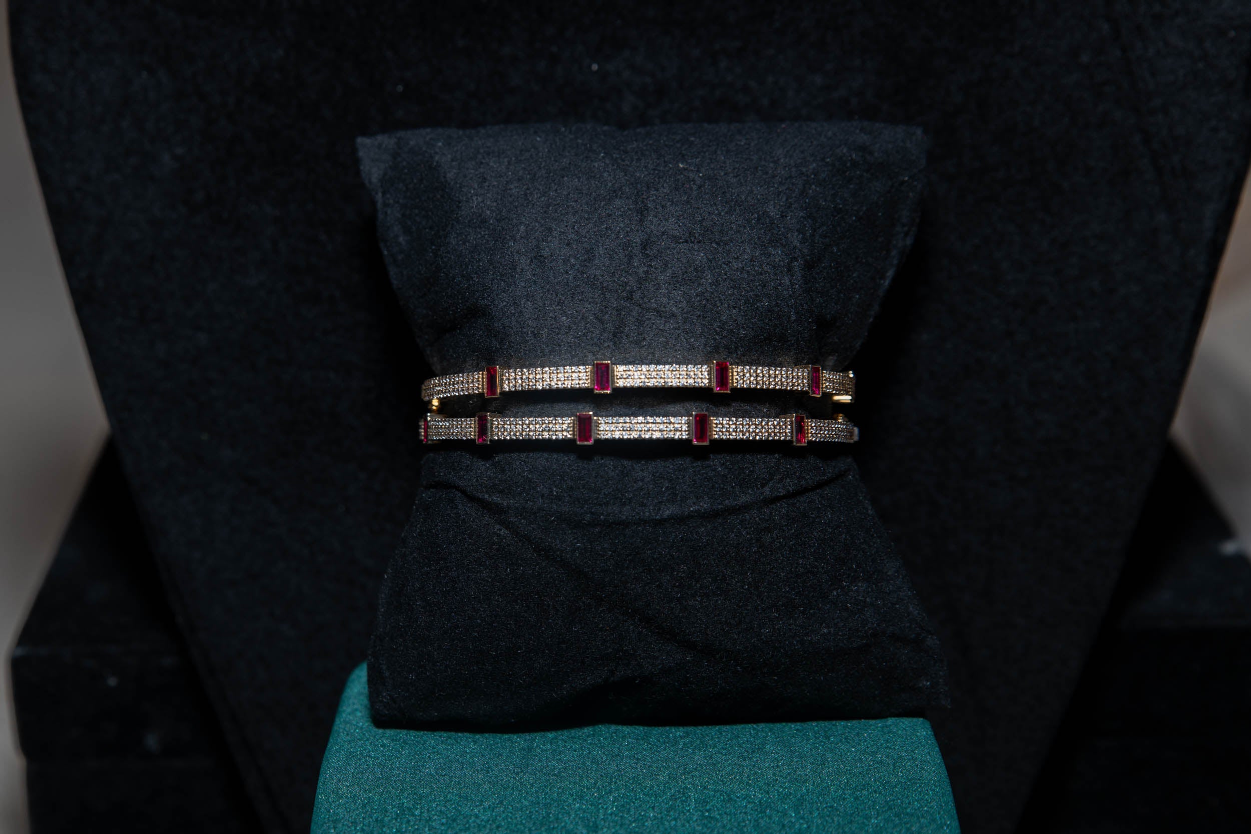 BAR LINE - Bangle with Rubis