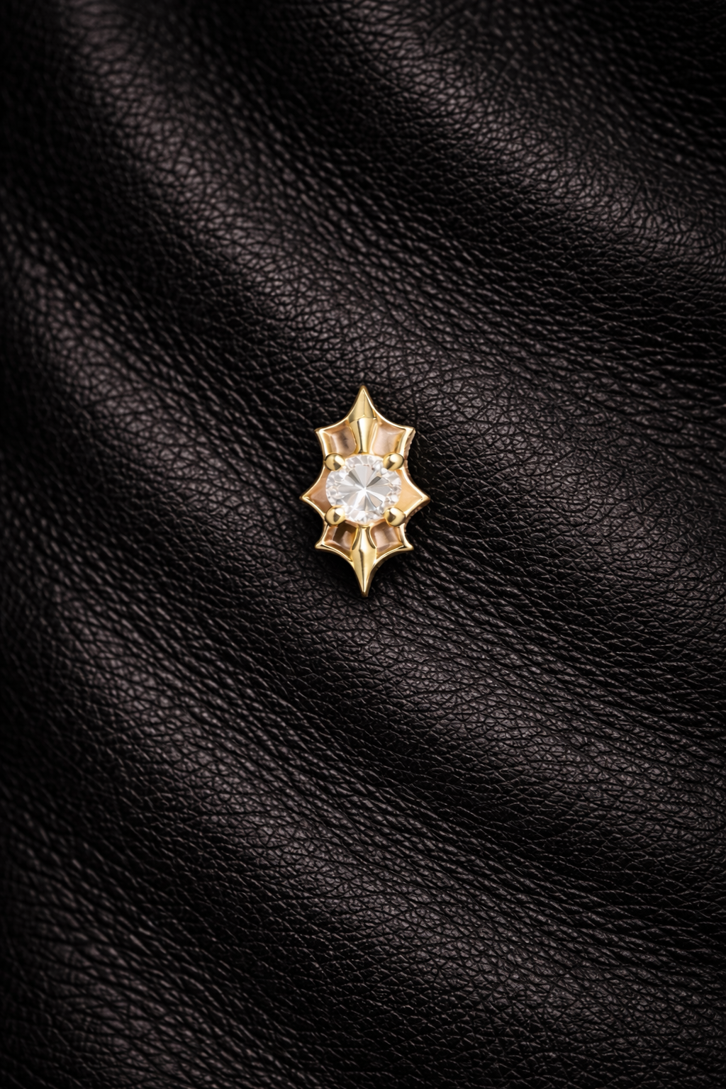 SPIKE - Stud Yellow gold